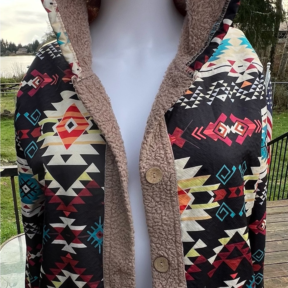 Geometric Pattern Hooded Teddy Jacket. Size S.